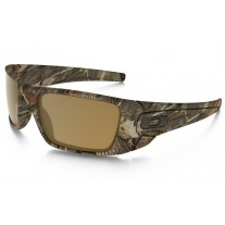 Oakley Fuel Cell Polarized King's Camo Edition sunglasses Woodland Camo frame / Bronze Polarized lens
